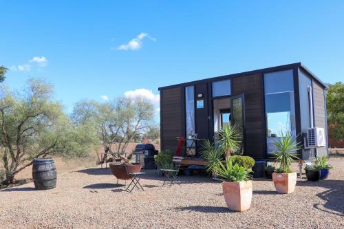 Narromine Casa | Macquarie River View by Tiny Away