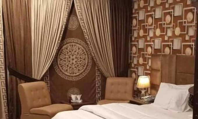 Islamabad Cabina | Madcrew Lodge