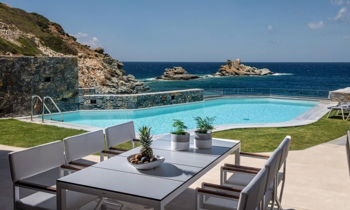 Agia Pelagia Villa | Made By The Sea Villas 12 BDRM