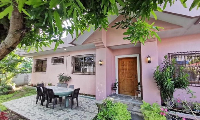 Legazpi Casa | Magayon Pink House
