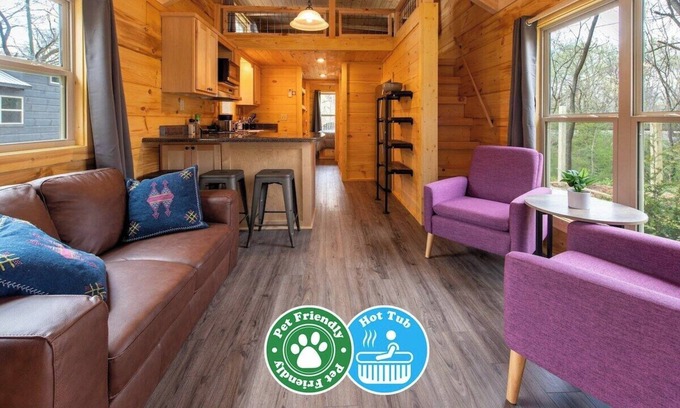 Lookout Valley Neighborhood Association Apartamento | Maggie Cabin | Enjoy Nature from a Forest Hot Tub