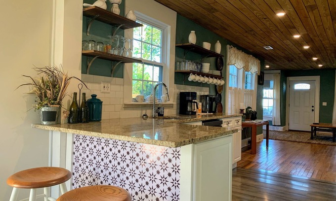 Wilmington Casa | Maggie's Midtown Cottage