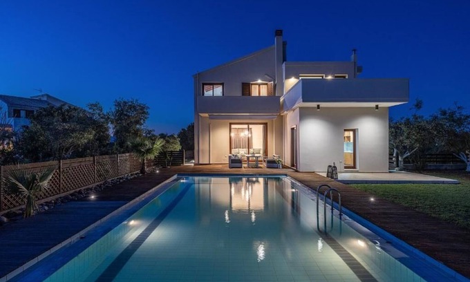 Akrotiri Villa | Magia Luxury Villa with Ecological Pool
