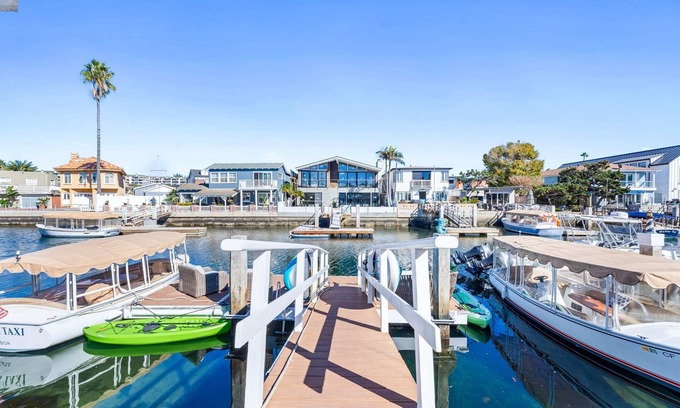 West Newport Casa | Magical BayFRONT Home w/ Epic Dock + Hot Tub