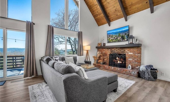 Lake Arrowhead Cabina | Magical Cabin in Lake Arrowhead