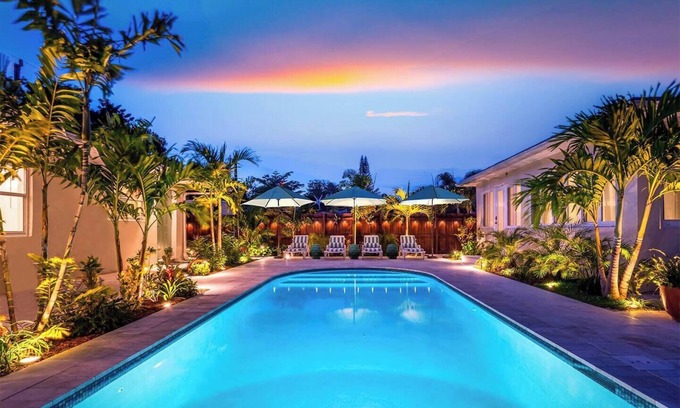Central Fort Lauderdale Casa | Magical Garden House With Beautiful Heated Pool