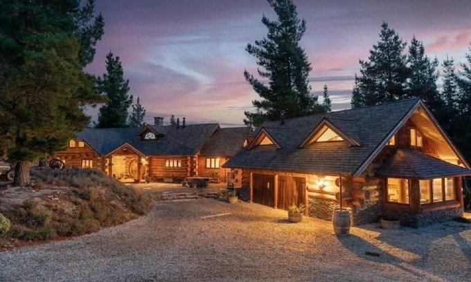 Alexandra Casa | Magical Loft Among the Trees at Homewood Forest Retreat