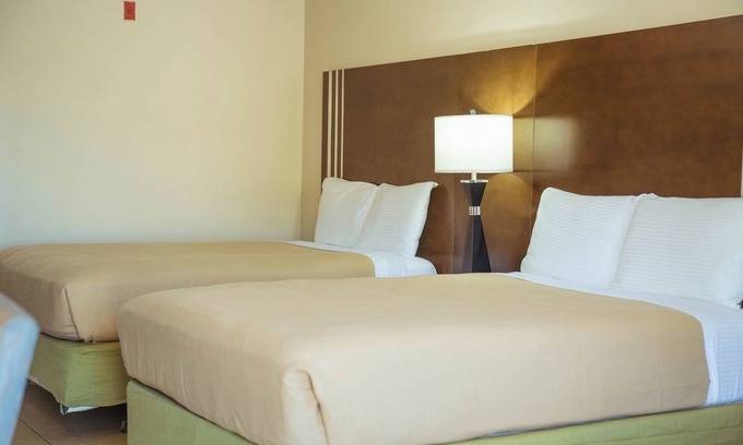 West Kissimmee Hotel | Magical Stays: Your Dream Retreat 6 Miles from Disney! Near Dining & Shopping