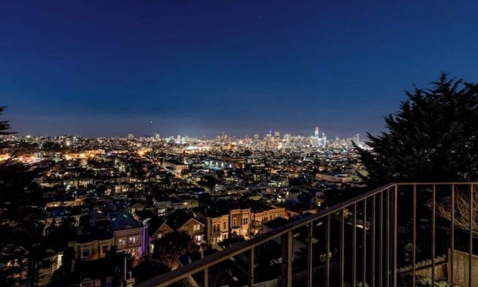 Dolores Heights Apartamento | Magical Views, Safe and Family-Friendly, Parking Onsite