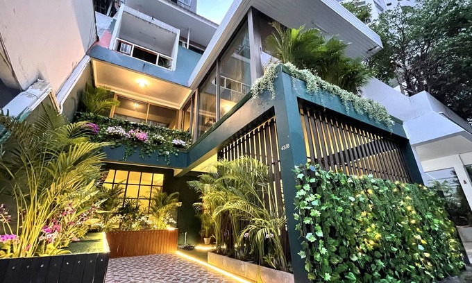 Khlong Toei Nuea Casa | Magificent Garden Villa for Large Groups/Families