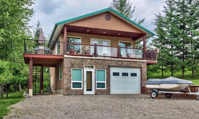 Magna bay Cabaña | Magna Bay Cottage. Esta propiedad de alquiler se encuentra en la hermosa bahía de Magna, Columbia Británica, Canadá, y esperamos su consulta y / o reserva.