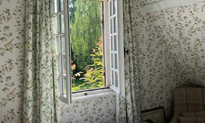 Saint-Etienne-la-Thillaye Casa | Vrbo Property