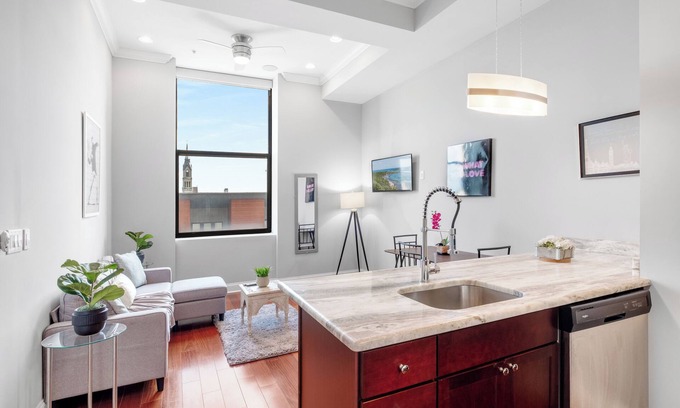 Olde Kensington Apartamento | Magnificent 1BR w/ Pool & Gym