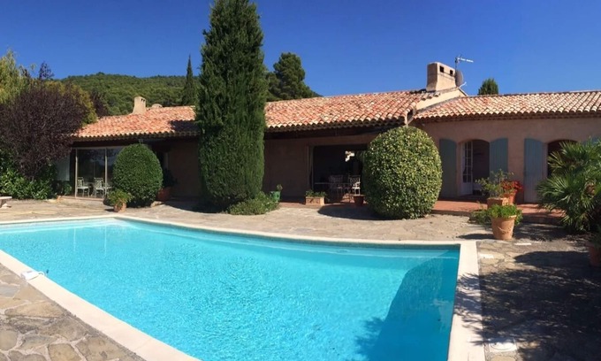 Aups Casa | Magnífica villa de 300 m2 en una ubicación única: calefacción de piscinas, calefacción central, chimeneas