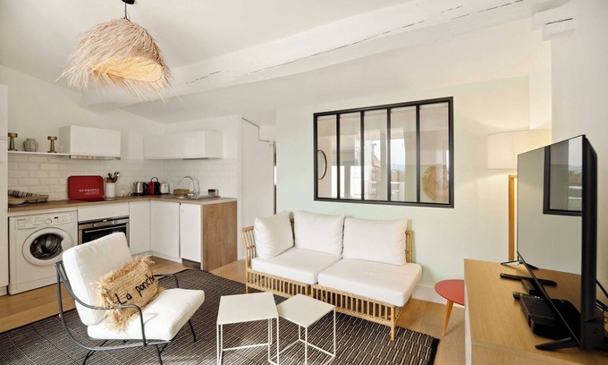 Old Town Apartamento | Magnificent apartment - AC- 2BR- Saint-Tropez