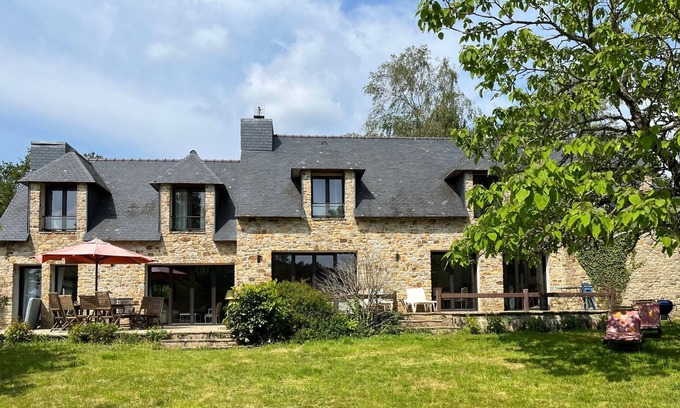 Pluneret Casa | Magnificent character residence with private pontoon