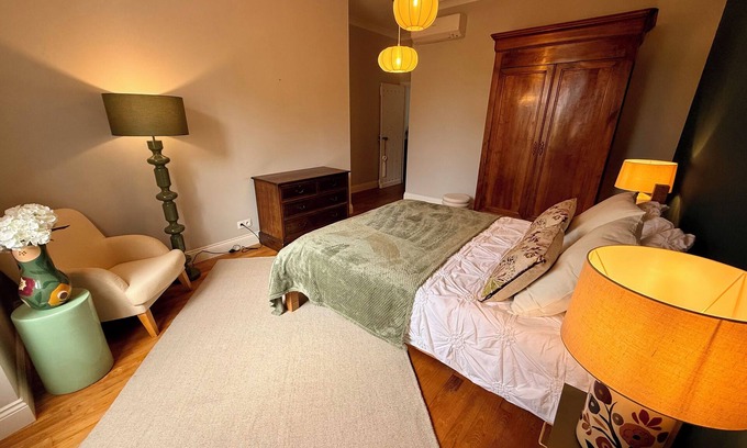 Saint-Romain Casa | Magnificent Country House, Renovated Distillery, Jacuzzi, Pool, Patio, Games
