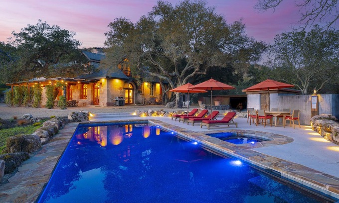 Sonoma Casa | Magnificent Estate, Vineyard Views, Pool and Spa - Sonoma Valley Farm Stay