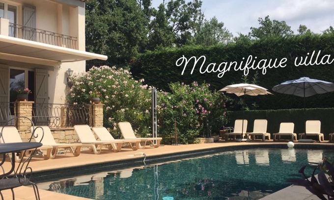 Montauroux Villa | Magnífica casa familiar con piscina climatizada / tranquila / cerca del mar, lago, montaña
