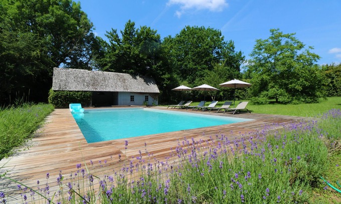 Castels Casa | Magnificent, traditional stone property with 14m long pool set in nature