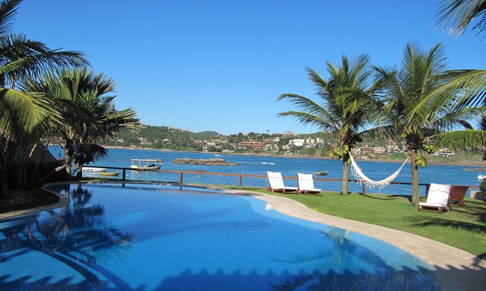 Village da Ferradura Casa | Magnífica casa en la playa de arena de herradura, con 5 suites y hermosa piscina.