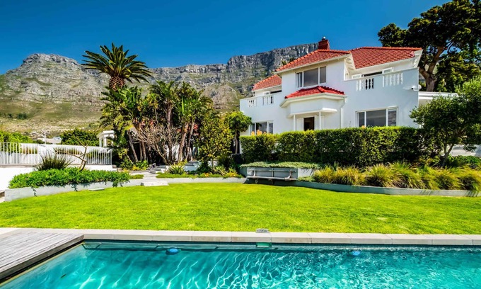 Cape Town City Centre Villa | Magnificent Heritage Home w/Sweeping Views of the city (Oranjezicht Heritage)