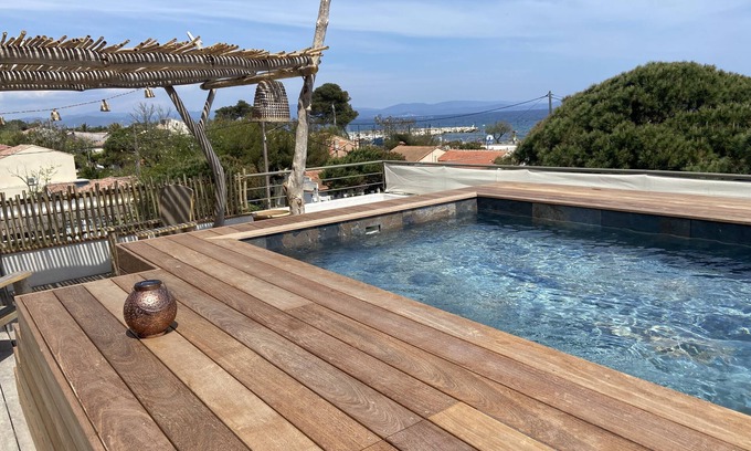 La Capte Casa | Magnífica casa en un pueblo costero con mini piscina en la azotea