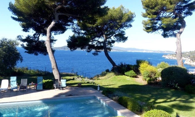 La Garde Villa | Villa provenzal con piscina climatizada y fantástica vista panorámica al mar