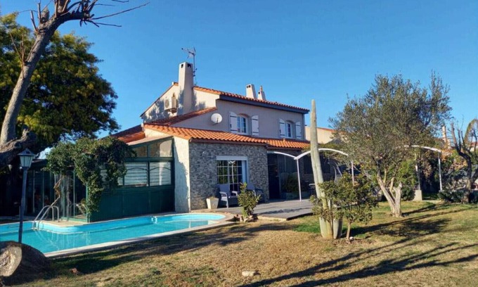 Elne Chalet De Esquí | Magnífica casa Piscina y Spa a 5min de las playas