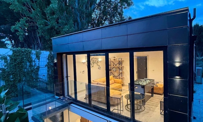 South Woodford Casa | Magnificent Modern House