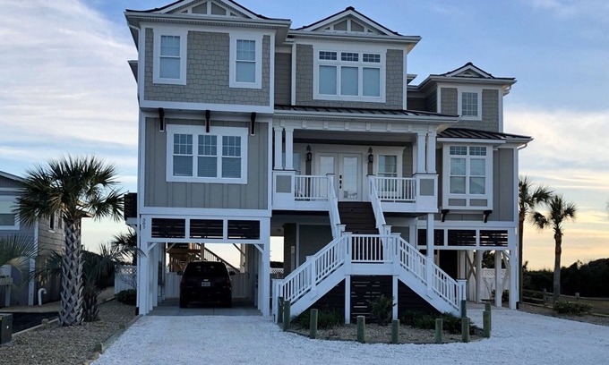 Holden Beach Casa | Magnificent Ocean Retreat