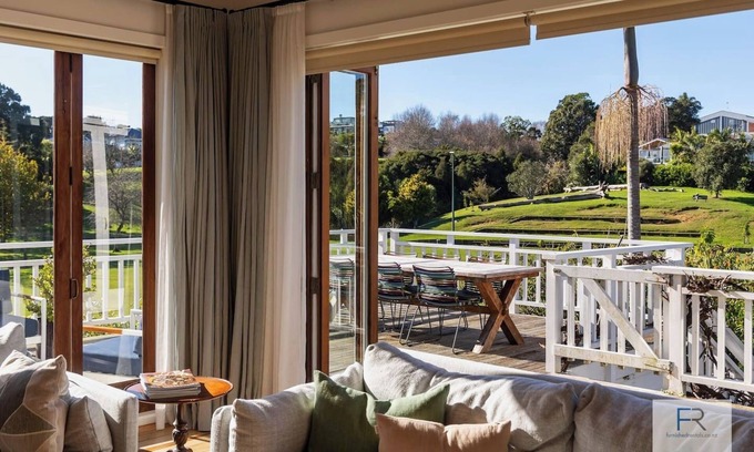Grey Lynn Casa | Magnificent Parkside Retreat