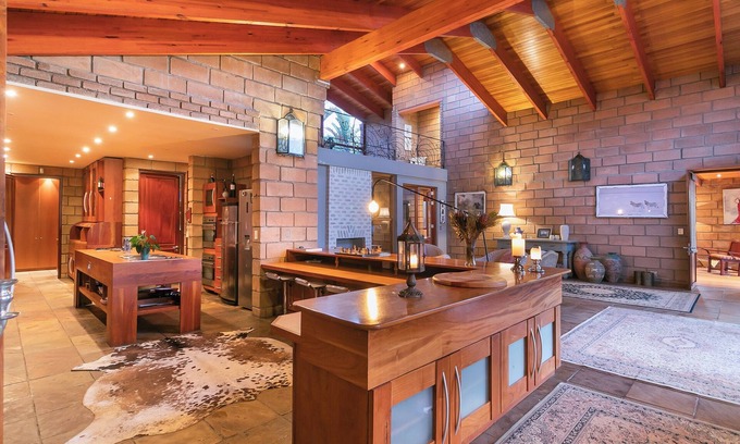 Sedgefield Casa | Magnificent Sea, Lagoon and Mountain Views. Spacious Grand Italian-style Villa