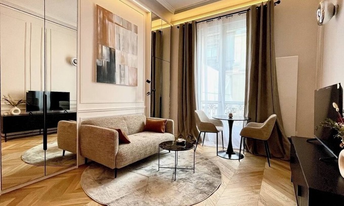 L'Europe Apartamento | Magnífico estudio en el corazón de París, completamente nuevo en un edificio.