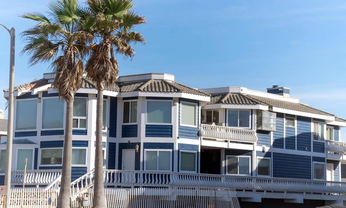 Oxnard Shores Casa | Magnífica finca victoriana frente al mar en la playa de Mandalay