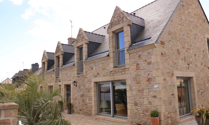 Etel Casa | MAGNIFICA VILLA ETELOISE 200 metros del mar, con piscina climatizada