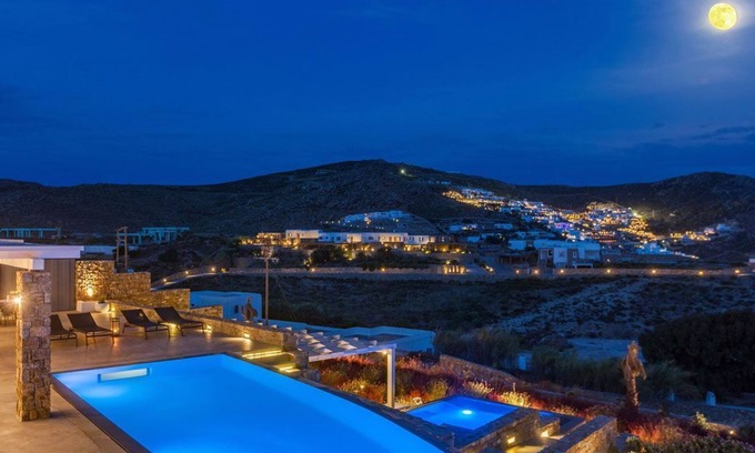 Elia Casa | Magnificent Villa for 14 persons, Gym, Pool, Close to Beach, Parking, Jacuzzi