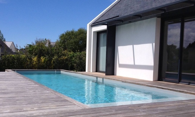 Arzon Villa | Villa contemporánea con piscina climatizada