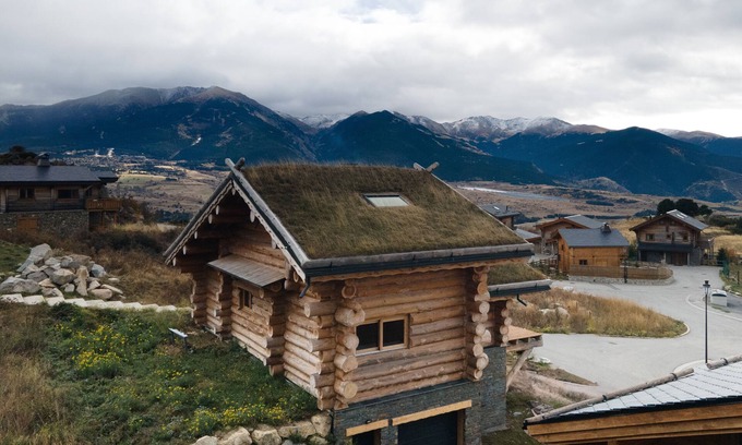 Font-Romeu-Odeillo-Via Chalet De Esquí | Magnifique Chalet en Rondins Neuf à Deux pas du Centre de Font Romeu