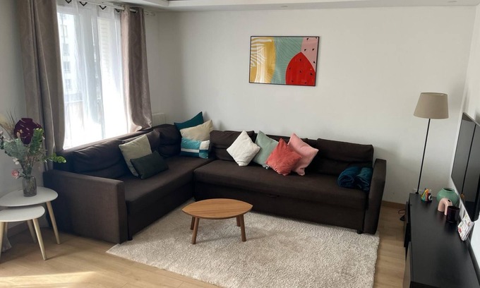 Rueil-Malmaison Apartamento | Magnifique Appartement 2 Chambres Proche de Paris