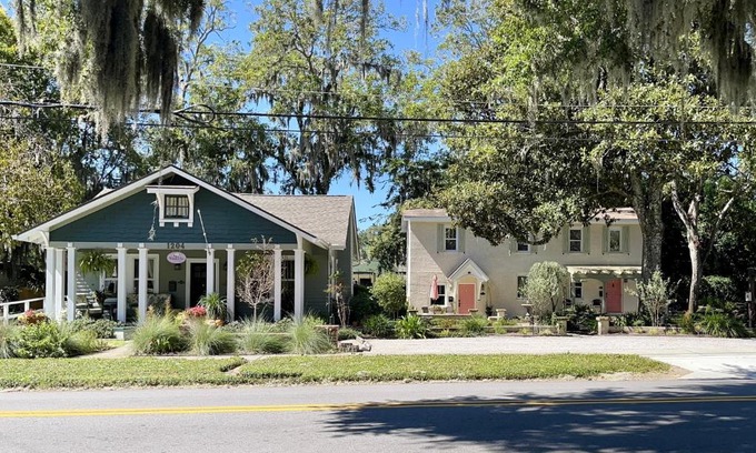 Uptown Apartamento | Magnolia Court Suites