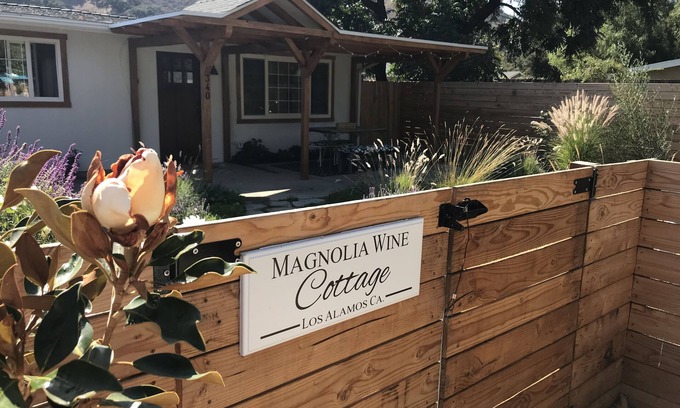Los Alamos Casa | Magnolia Wine Cottage