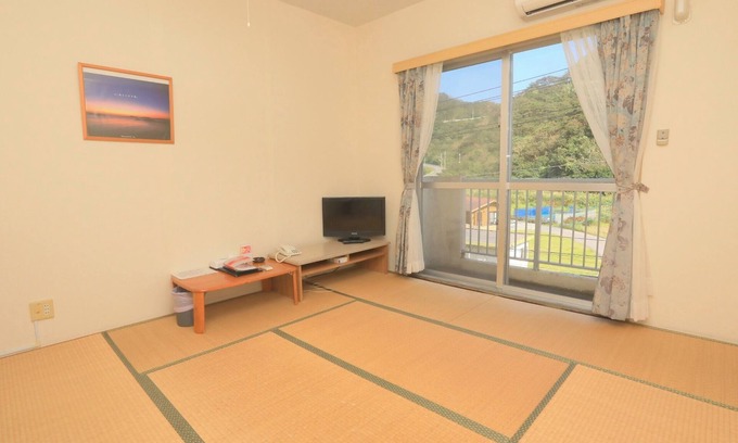 Tokashiki Hotel | Main building mountain side Japanese style room 8 tatami mats with unit bath Dinner and breakfast / Shimajiri-gun Okinawa