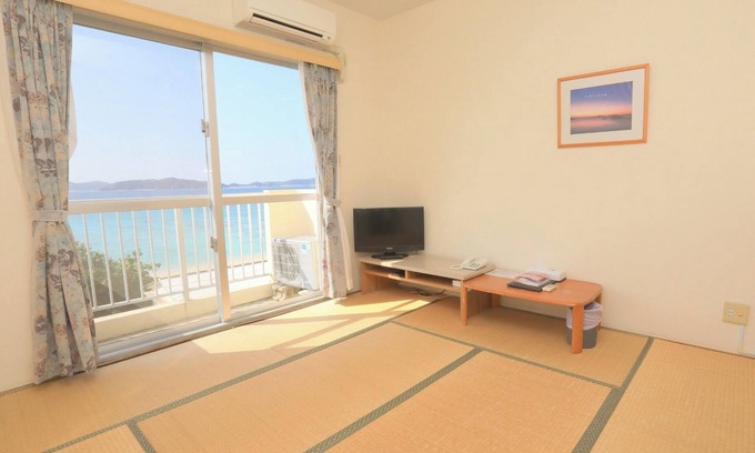 Tokashiki Hotel | Main building ocean side Japanese style room 8 tatami mats with unit bath Dinner and breakfast / Shimajiri-gun Okinawa