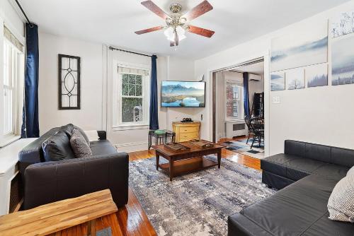 Bryn Mawr Apartamento | Main Line Manor 3BR with King Beds & Patio & Backyard