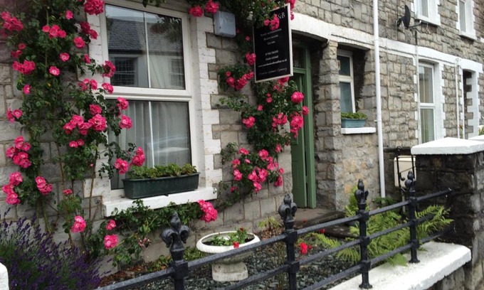 Bridgend Casa | Mair's