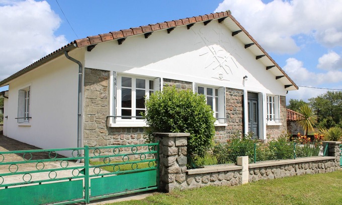 Saint-Quentin-sur-Charente Casa | Maison de Campagne et Grand Jardin Clos au Coeur D'une Nature Préservée