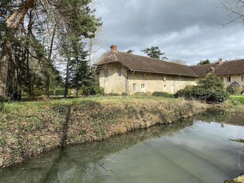 Saint-Christophe-le-Jajolet Casa | Maison de charme rénovée, grand jardin, au calme, proche nature et châteaux historiques, animaux admis - FR-1-497-198