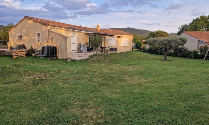 Saint-Lager-Bressac Casa | Maison à la Campagne Avec Piscine