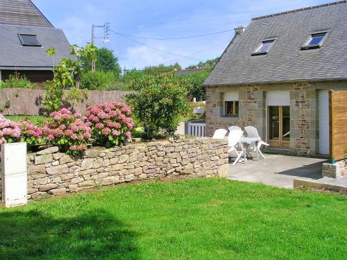 Plehedel Casa | Maison accueillante à Plehedel avec jardin et parking privé